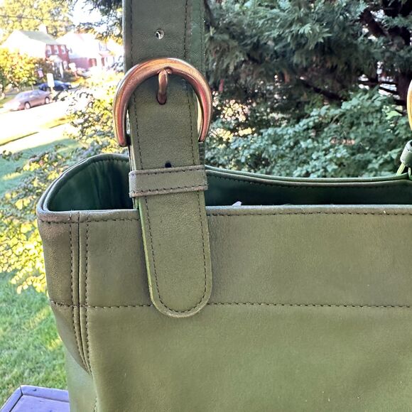 Vintage Coach Soho Buckle Bag Style No. 4157 in Leaf Green - Picture 9 of 11